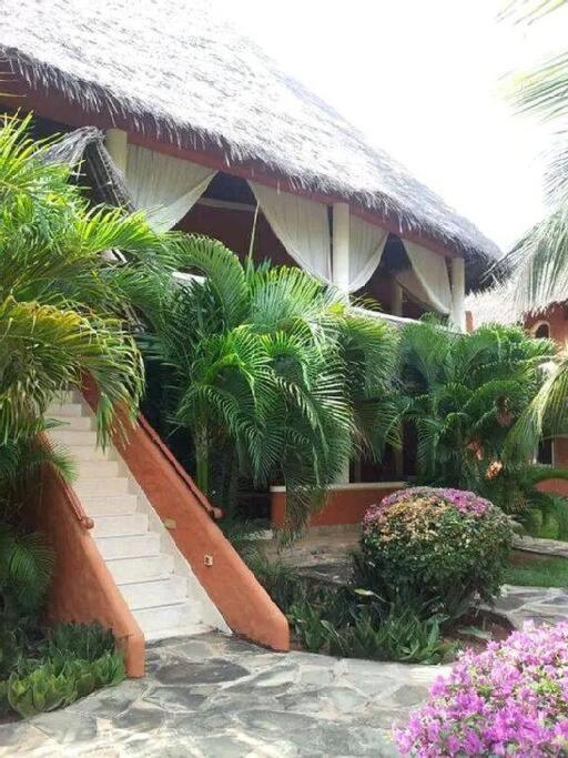 Tembo Beach Cottage Malindi Exterior foto